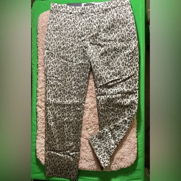 Banana Republic Avery size 6 Leopard / Cheetah Print Pants - Picture 5 of 7